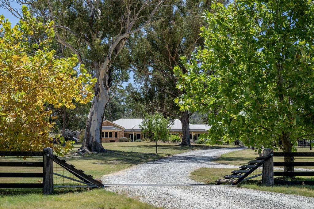 1166 New England Highway, Tenterfield NSW 2372
