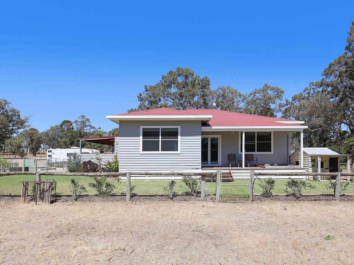 42-48 Mercer Street, Cavendish For Sale by Farmbuy.com - image 2