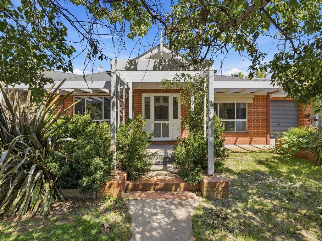 71 Firbank Drive, Wangaratta For Sale by Farmbuy.com - image 1