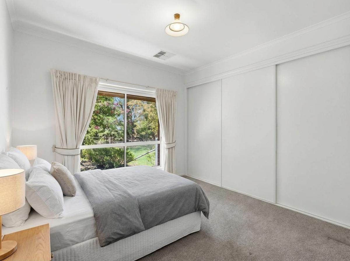 71 Firbank Drive, Wangaratta For Sale by Farmbuy.com - image 11