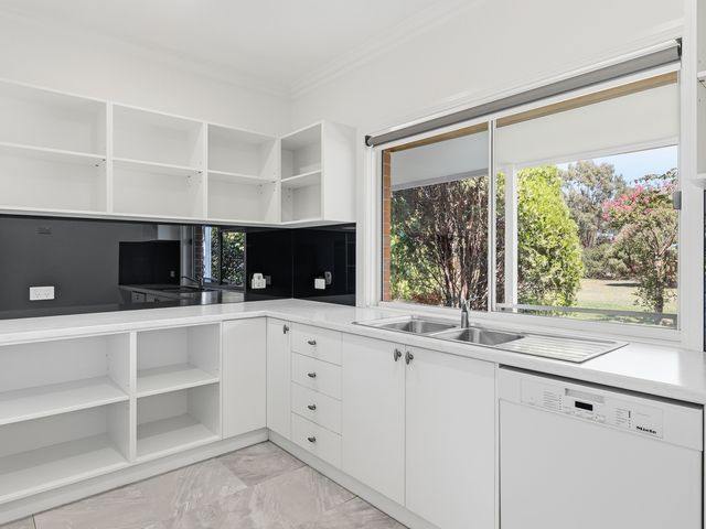 71 Firbank Drive, Wangaratta For Sale by Farmbuy.com - image 4