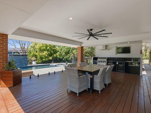 71 Firbank Drive, Wangaratta For Sale by Farmbuy.com - image 5