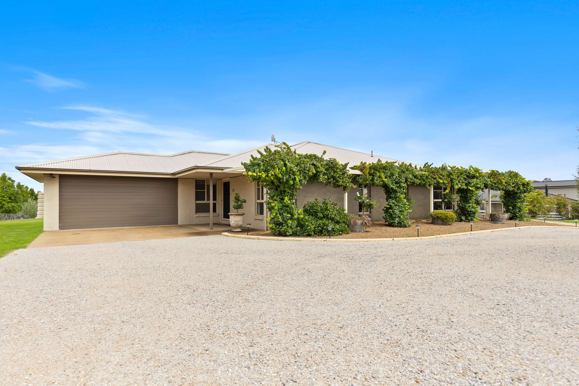 47 Henry Lawson Drive, Mudgee For Sale by Farmbuy.com - image 2