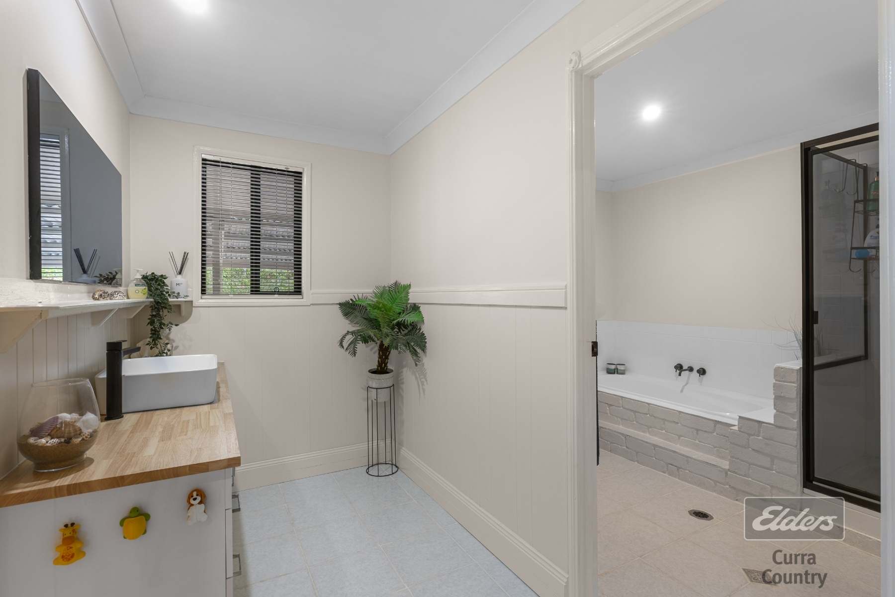 13 Cross Crescent, Curra For Sale by Farmbuy.com - image 10