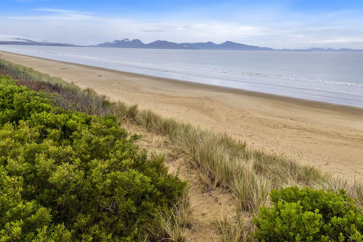 638 Dolphin Sands Road, Dolphin Sands Sold by Farmbuy.com - image 10