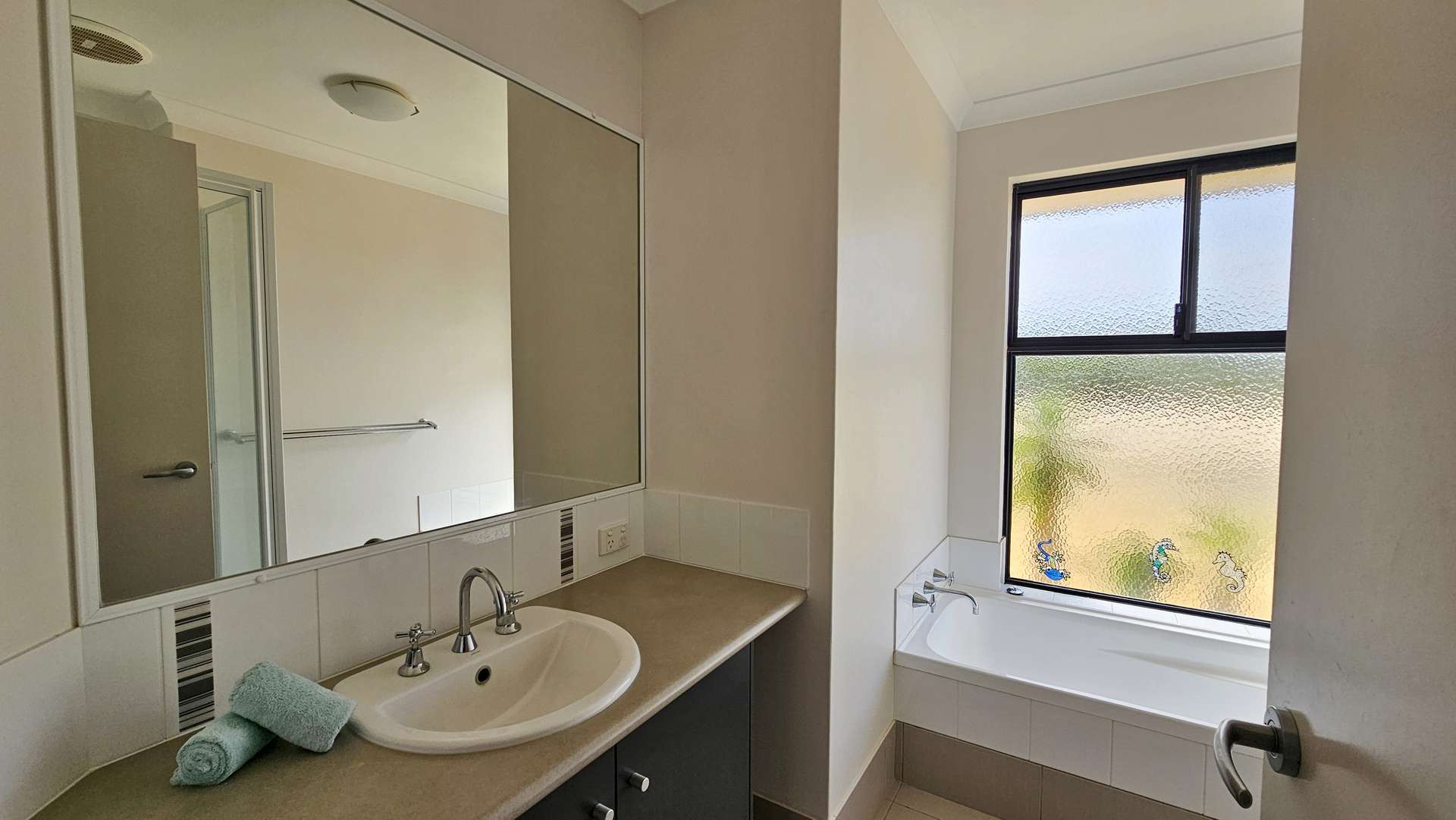 8 Explorer Avenue, Kalbarri For Sale by Farmbuy.com - image 9