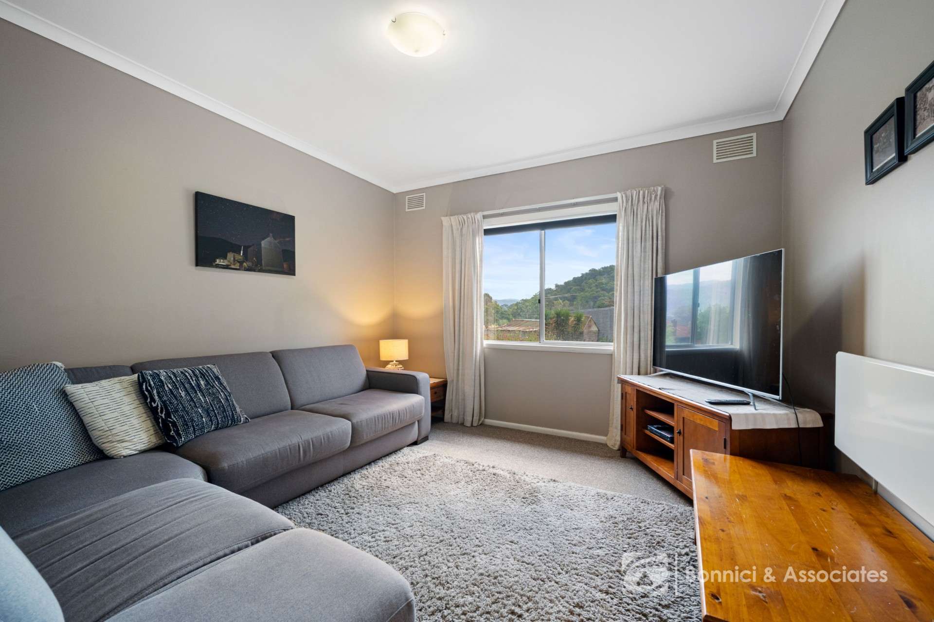 5413 Great Alpine Road, Ovens For Sale by Farmbuy.com - image 8