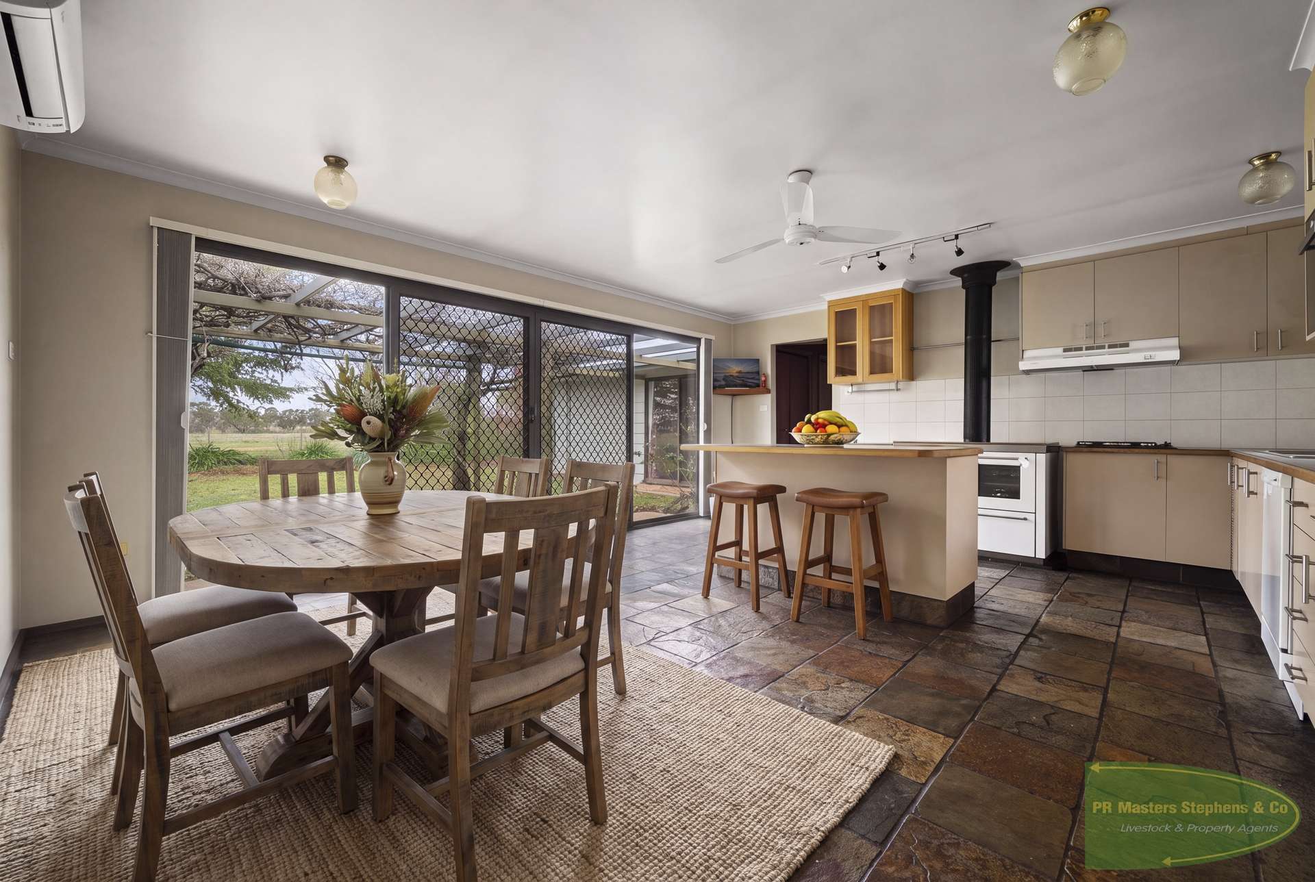 584 Huntley Road, Huntley For Sale by Farmbuy.com - image 11
