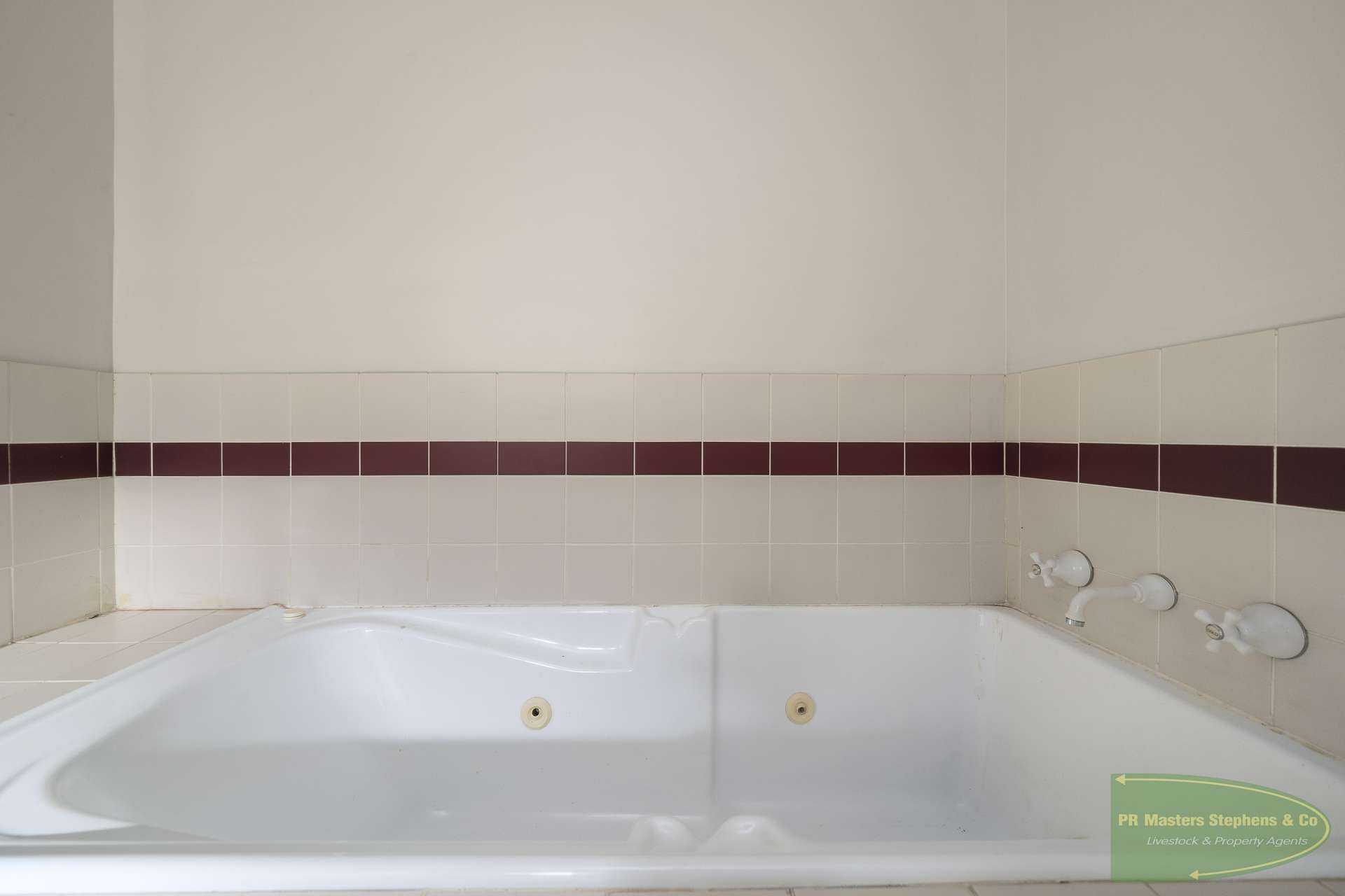 584 Huntley Road, Huntley For Sale by Farmbuy.com - image 15
