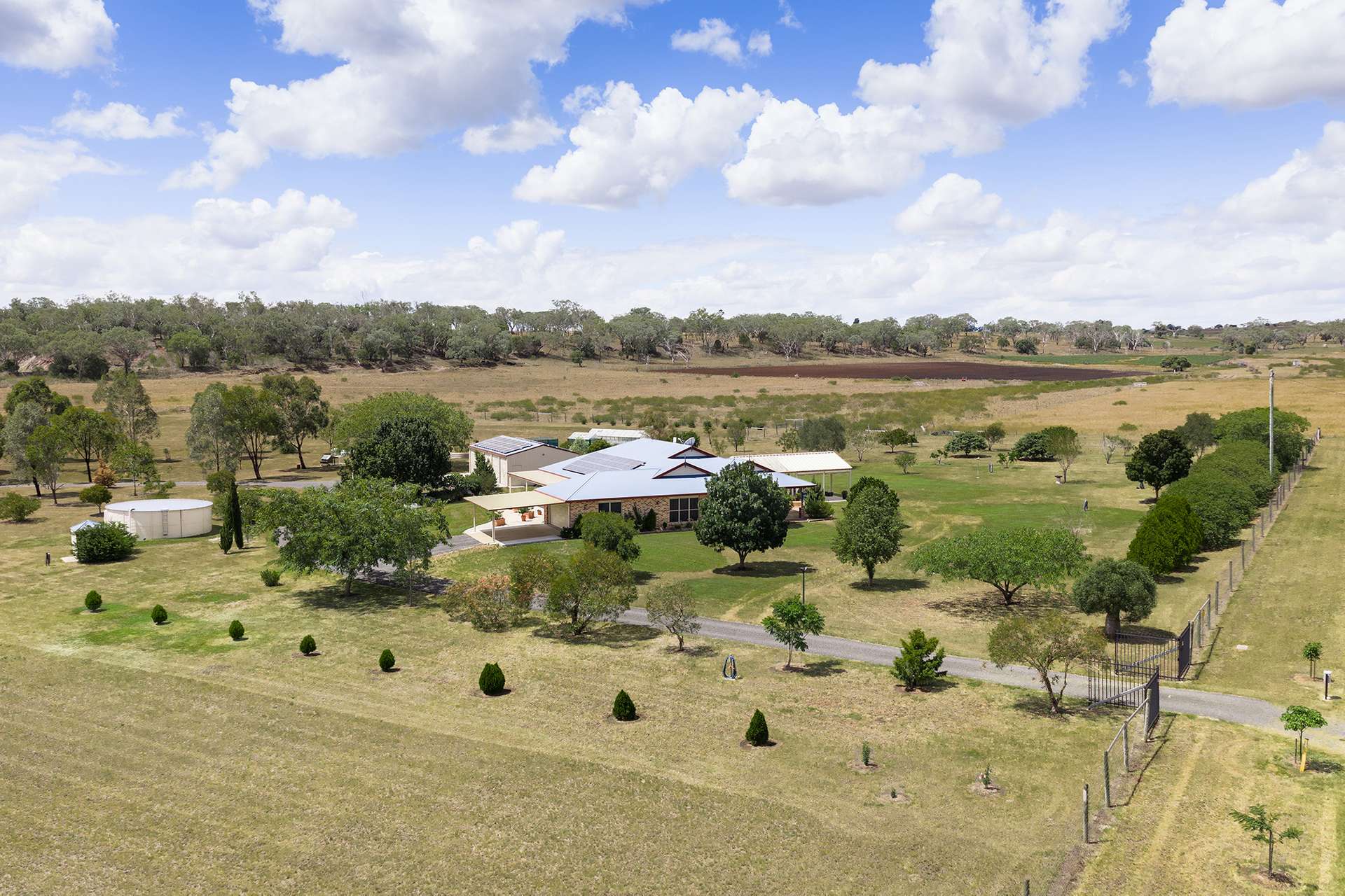 'Serenity' 19 Jacob Lane, Linthorpe Sold by Farmbuy.com - image 1