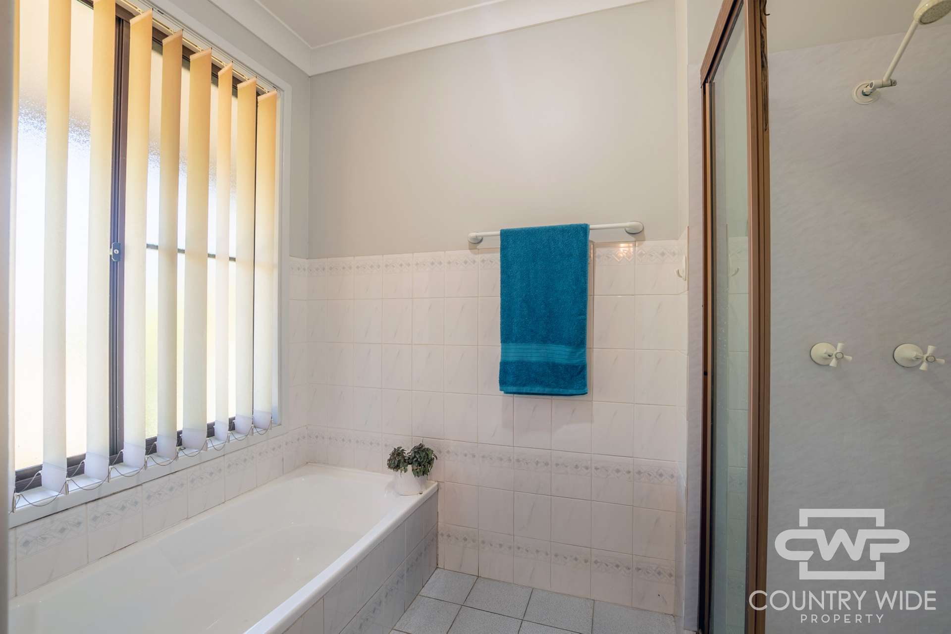 19 Government Lane, Ben Lomond For Sale by Farmbuy.com - image 18