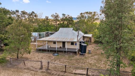 8 Waverley Street, Gundy NSW 2337