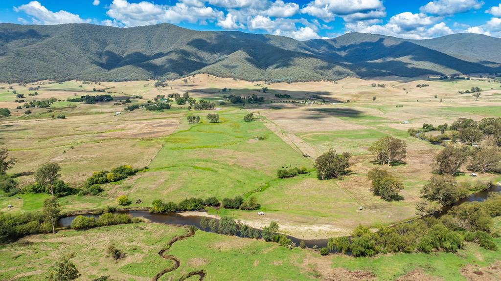 2712 Gundowring Road, Upper Gundowring VIC 3691