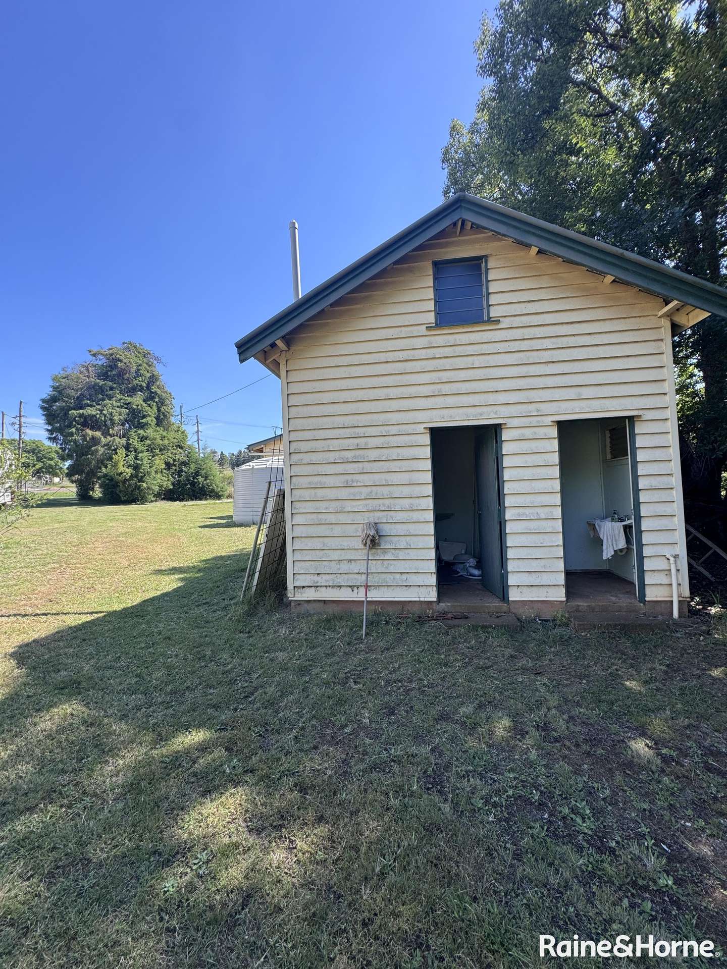 3 Davies Street, Yarraman For Sale by Farmbuy.com - image 28
