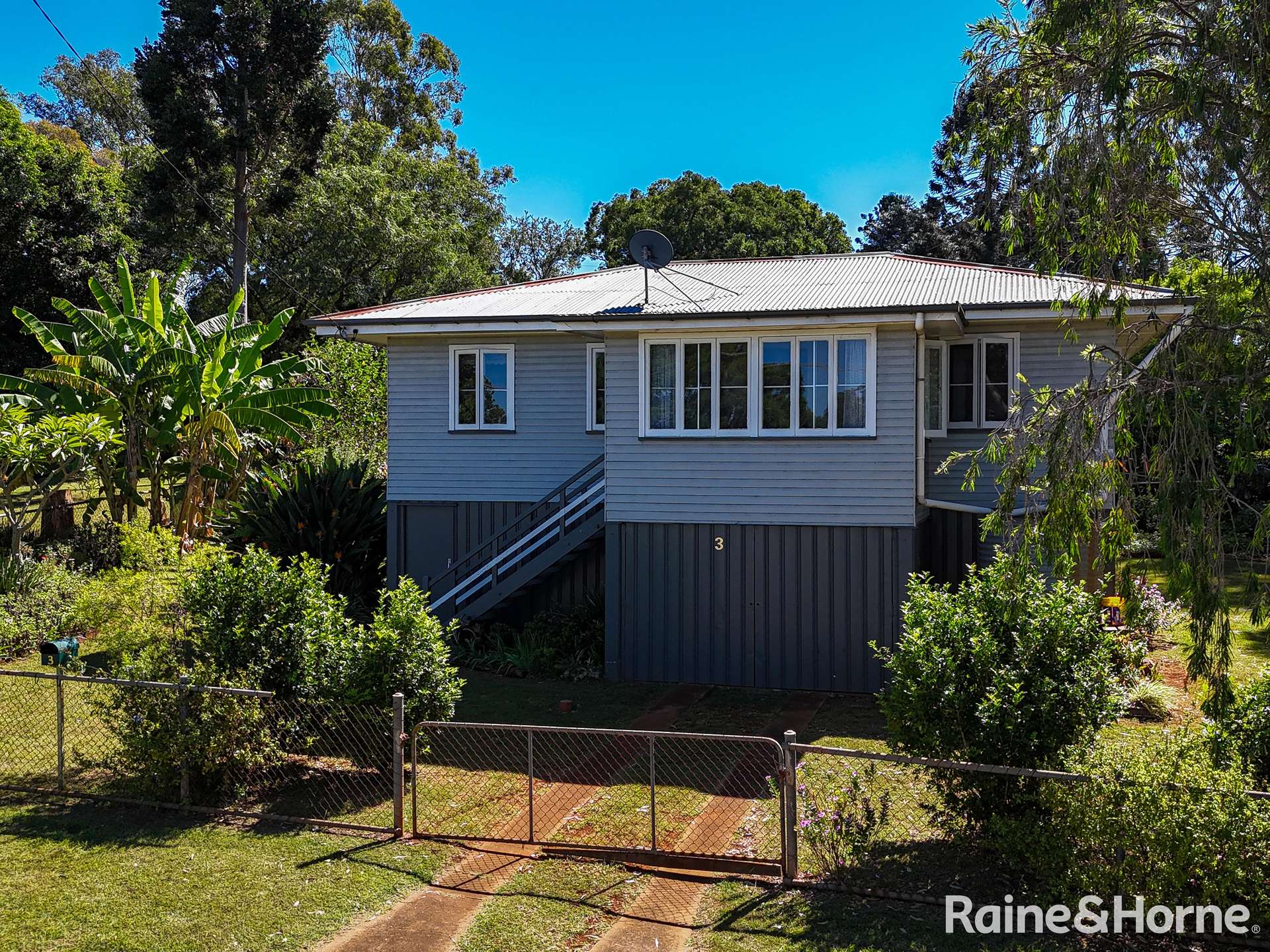 3 Davies Street, Yarraman For Sale by Farmbuy.com - image 3