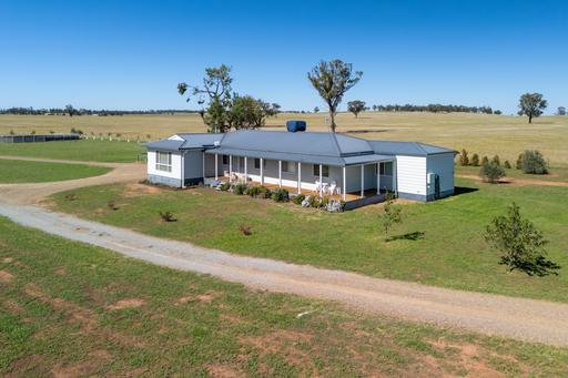 Farm Sold - NSW - Coolamon - 2701 - Brilliant 4 Bedroom Home and Lifestyle Property 