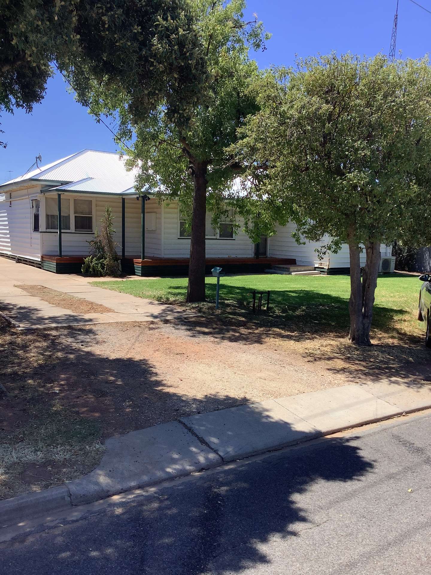 6 Simpson St, Birchip For Sale by Farmbuy.com - image 1