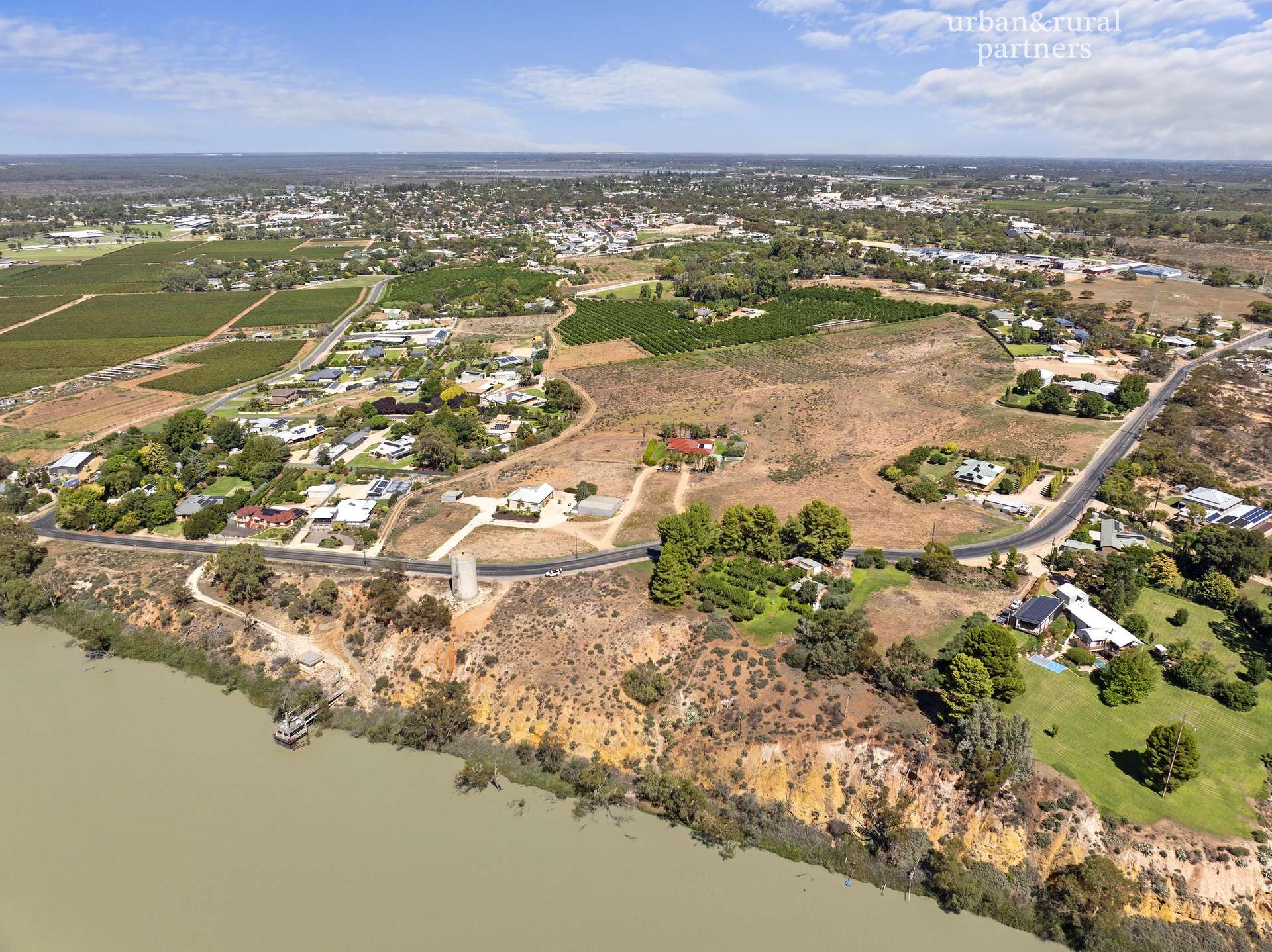 429 Riverview Drive, Berri For Sale by Farmbuy.com - image 4
