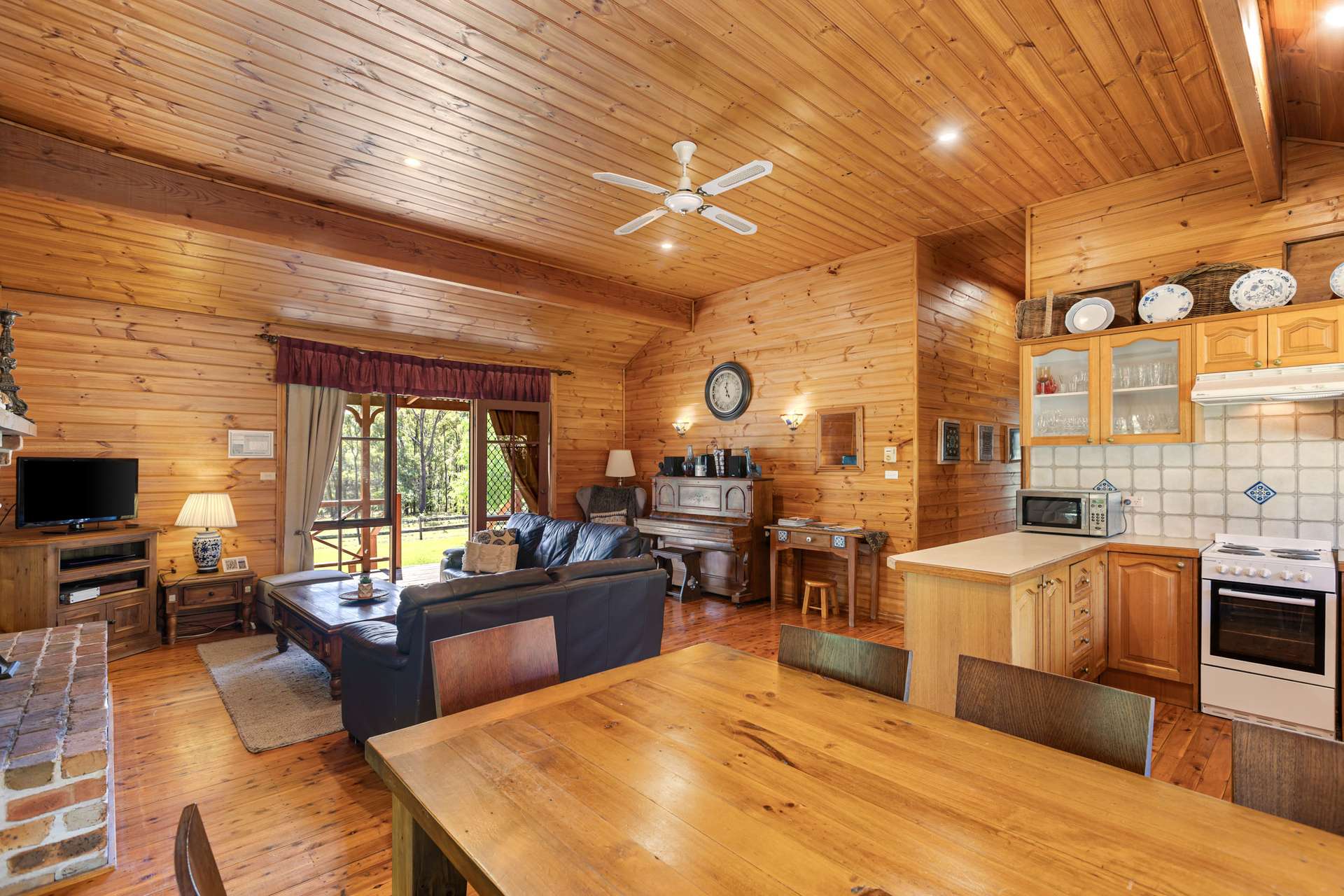 633 Hermitage Road, Pokolbin For Sale by Farmbuy.com - image 2