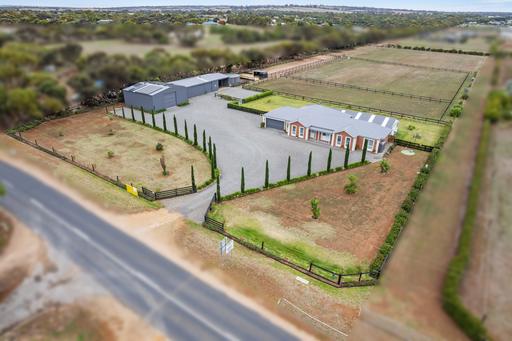 Farm Sold - SA - Strathalbyn - 5255 - Rural Luxury on a 5 Acres Oasis 