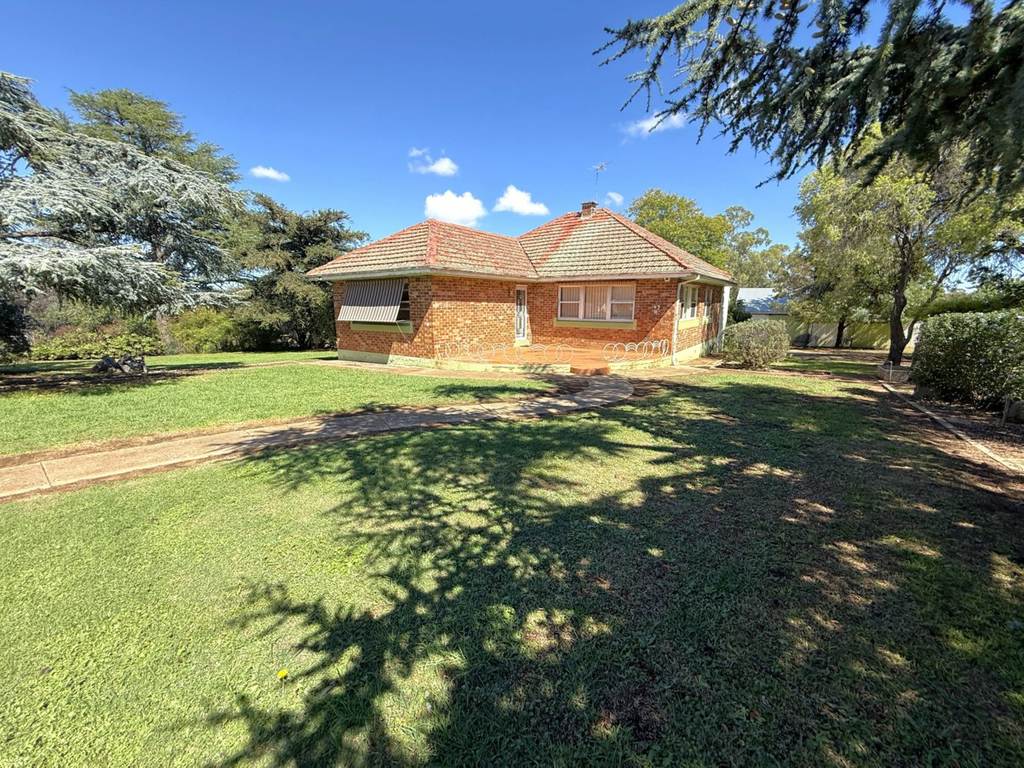 43 Elizabeth Street, Young NSW 2594