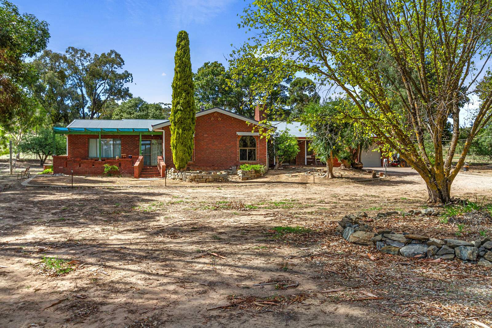 229 Neagles Rock Road, Clare For Sale by Farmbuy.com - image 1