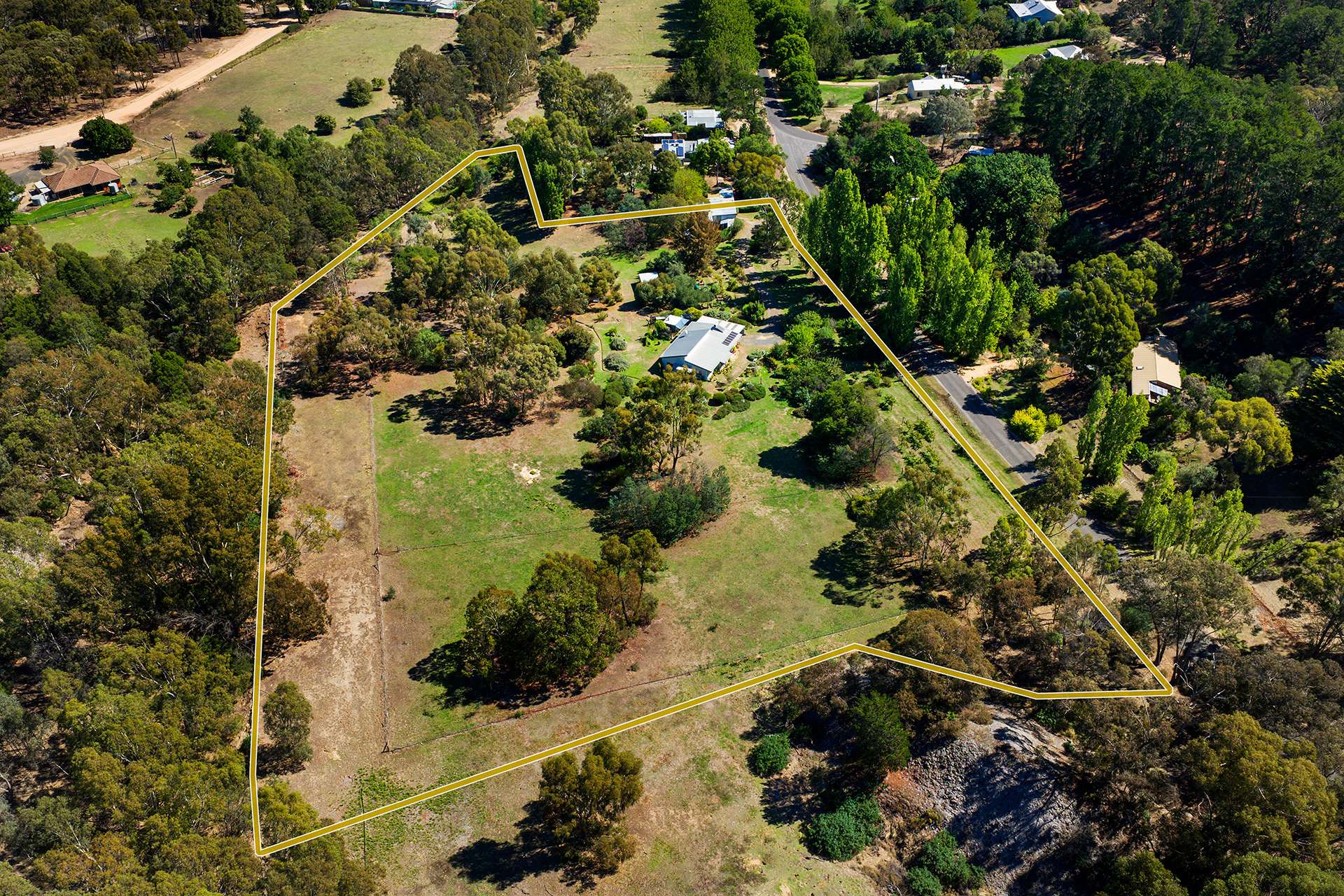24 High Street, Fryerstown For Sale by Farmbuy.com - image 18