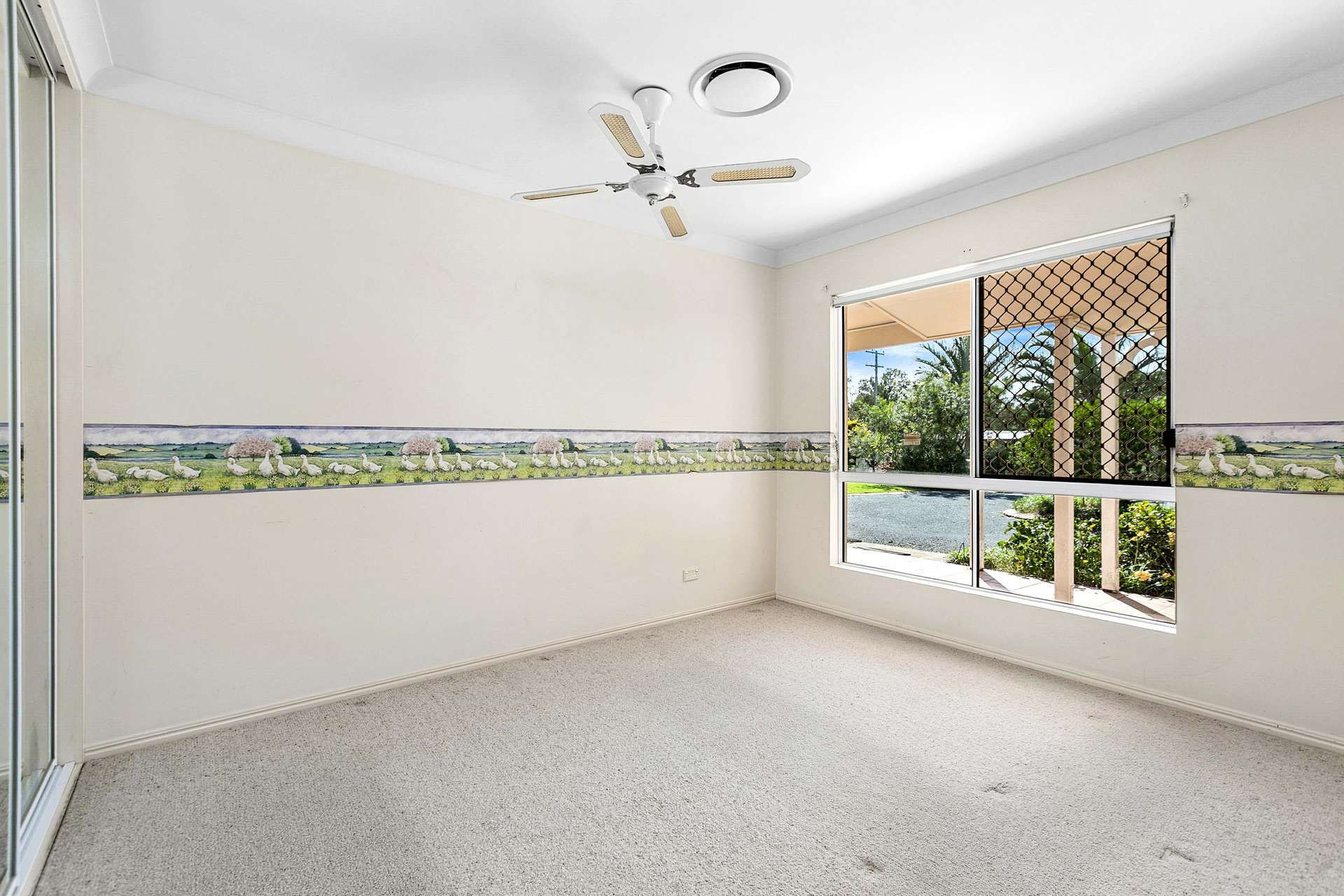 10 Squire Street, Kawungan Sold by Farmbuy.com - image 15