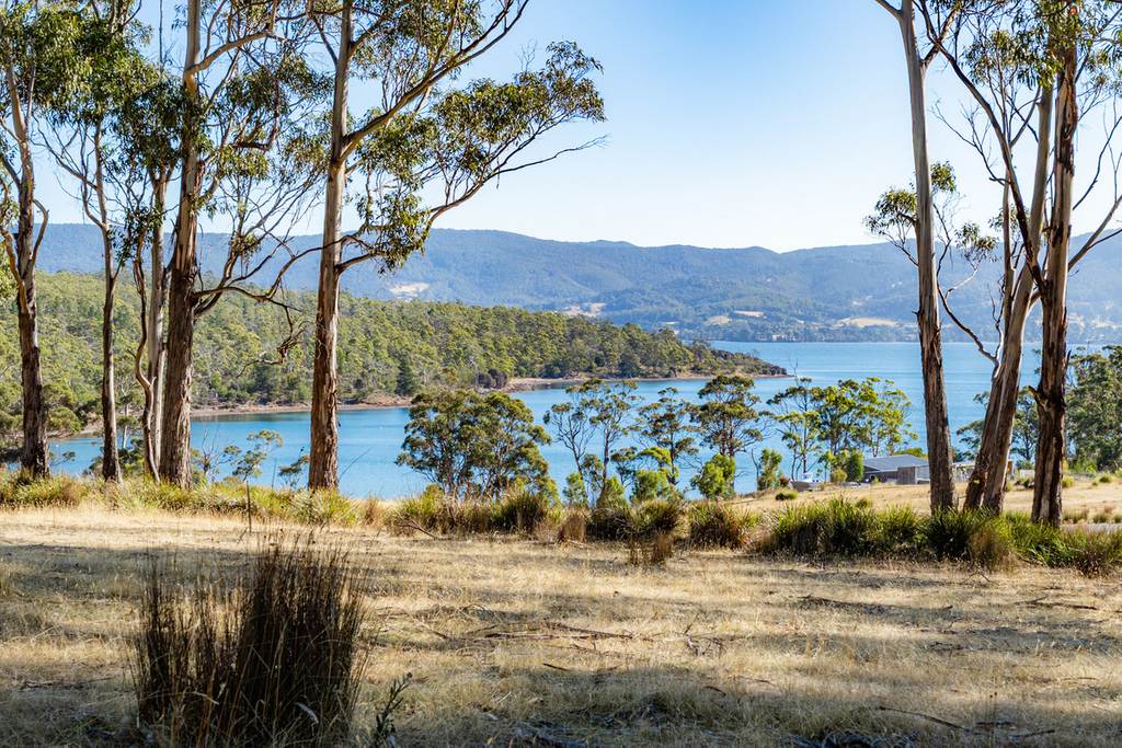 4 D'Entrecasteaux Drive, North Bruny TAS 7150