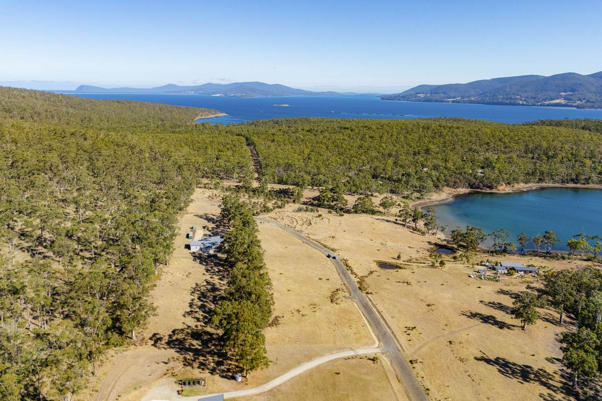 4 D'Entrecasteaux Drive, North Bruny For Sale by Farmbuy.com - image 5