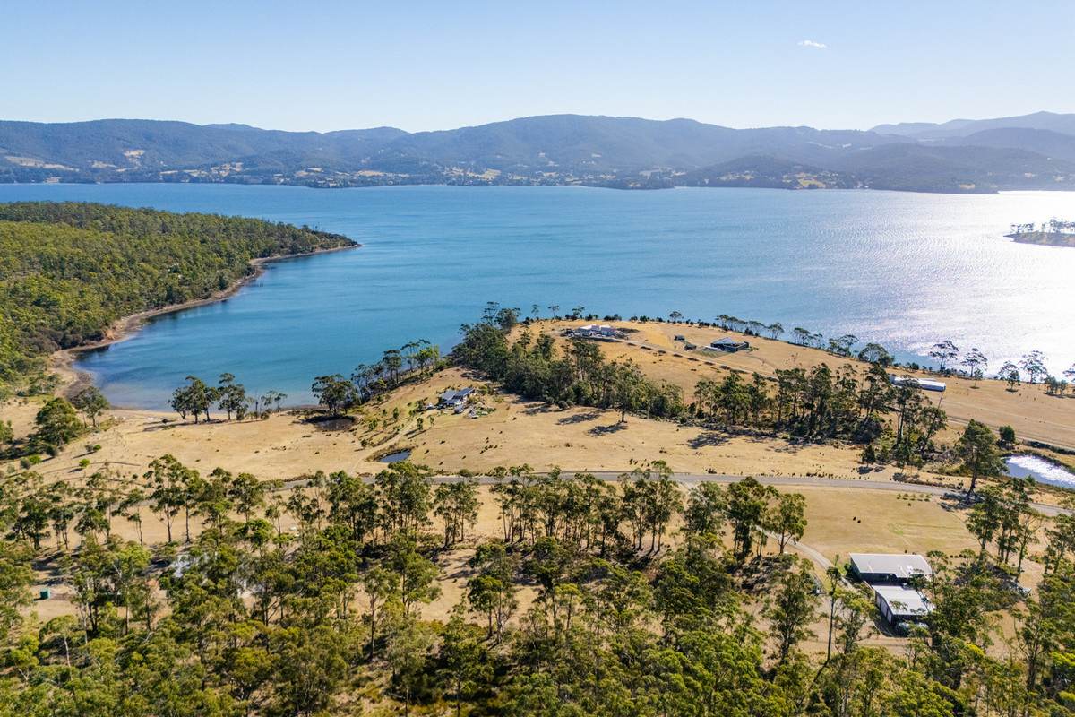 4 D'Entrecasteaux Drive, North Bruny For Sale by Farmbuy.com - image 3