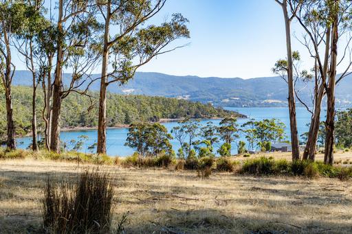 4 D'Entrecasteaux Drive, North Bruny TAS 7150