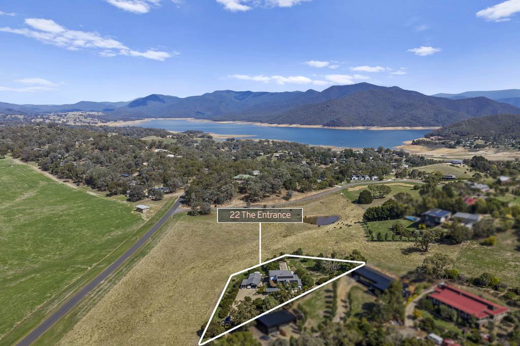 22 The Entrance, Mountain Bay VIC 3723