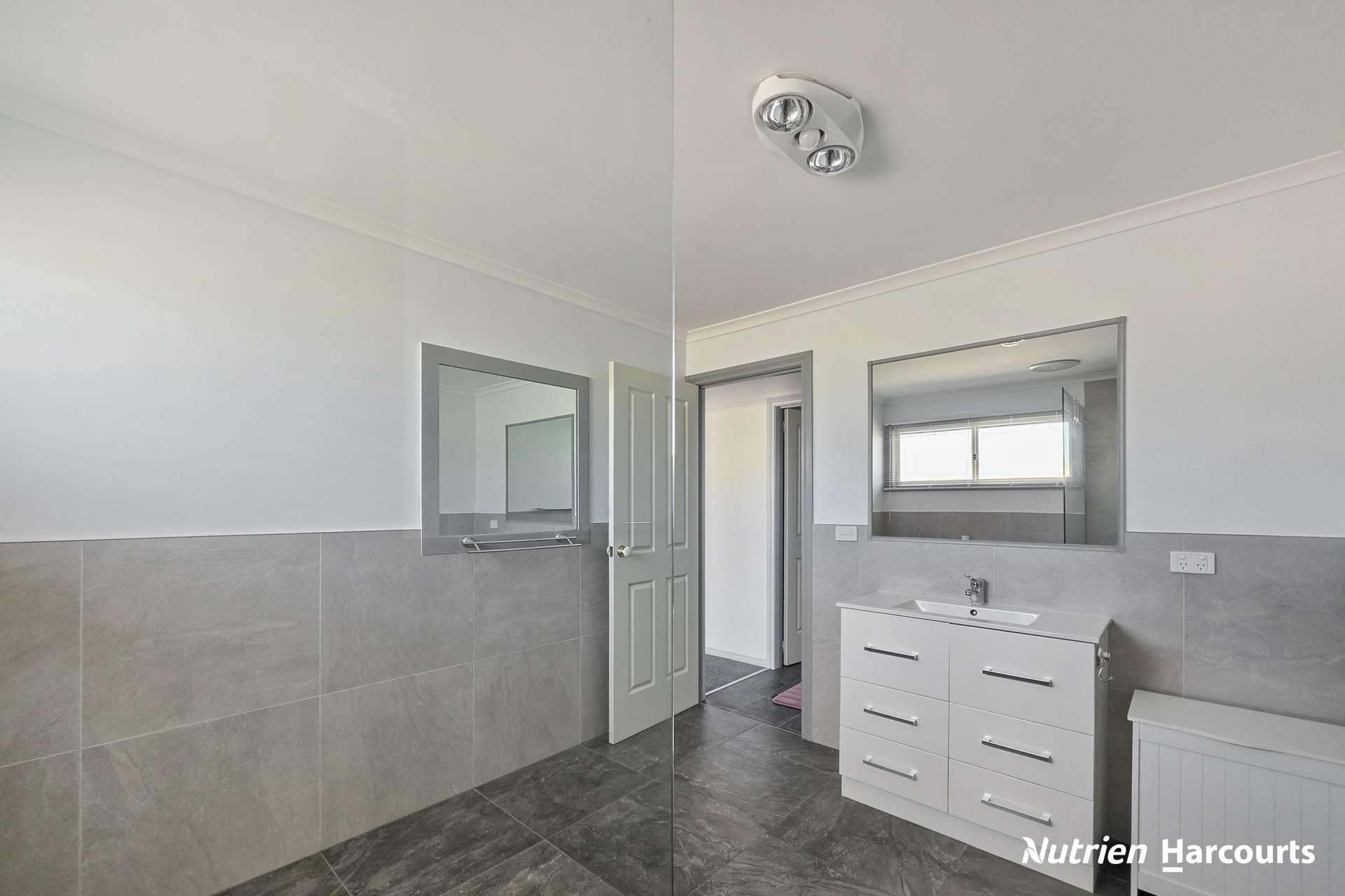 10 Gowrie Rise, Woodside Beach For Sale by Farmbuy.com - image 17