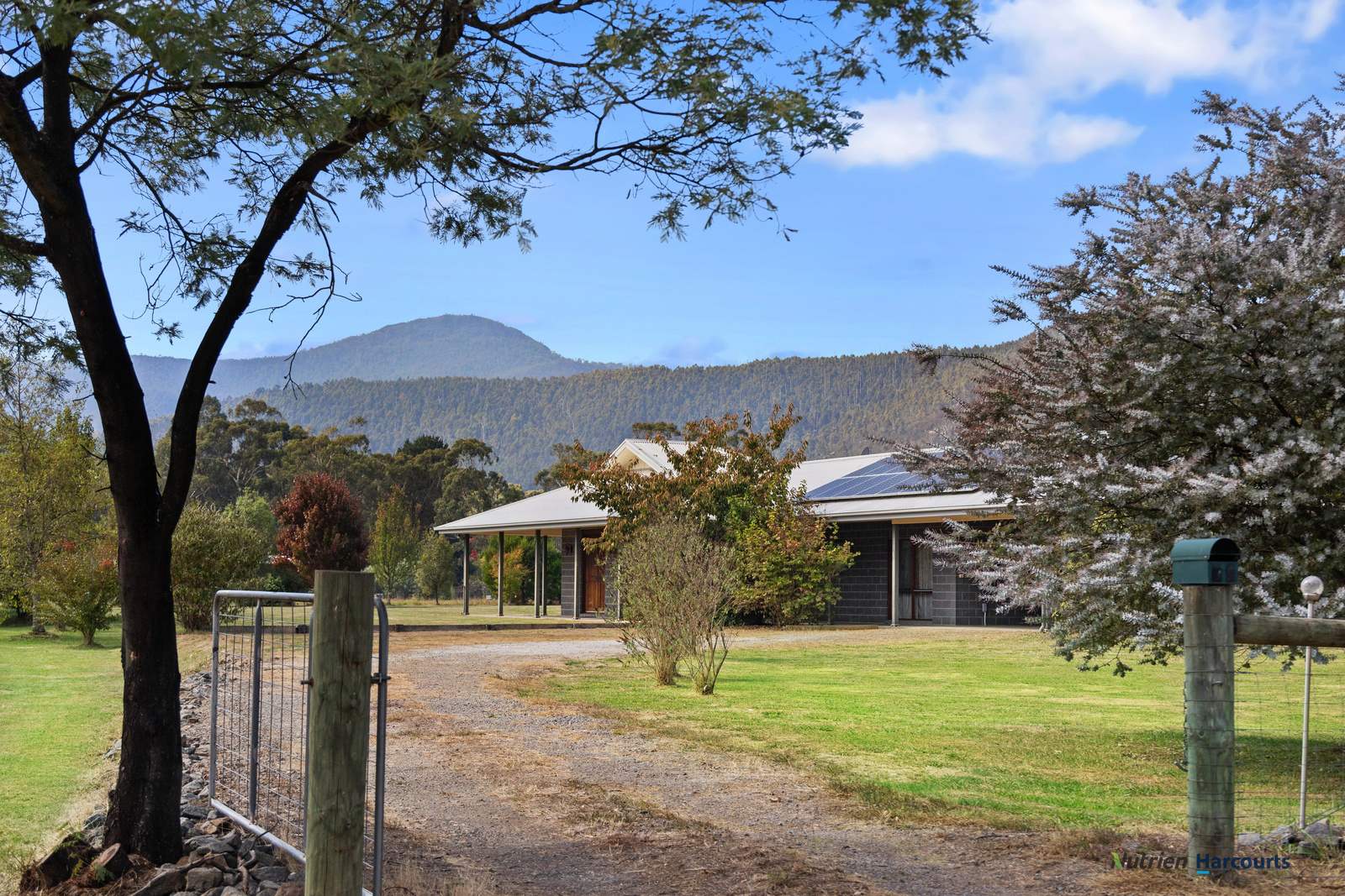 34 Dyes Lane, Buxton For Sale by Farmbuy.com - image 2