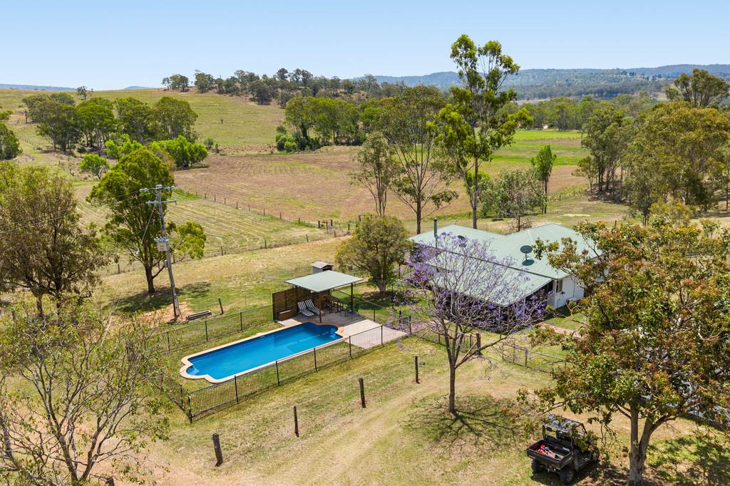 160 Rocky Gully Road, Crows Nest QLD 4355