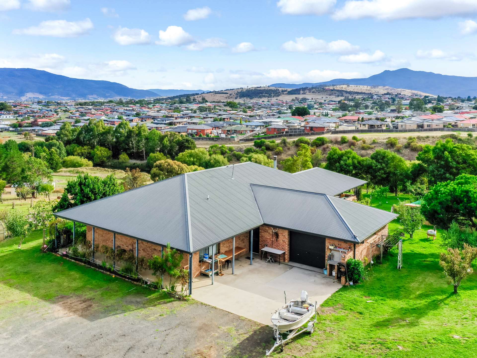 173 Tea Tree Road, Brighton For Sale by Farmbuy.com - image 3