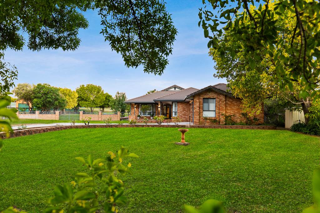 6 Chestnut Close, Mudgee NSW 2850