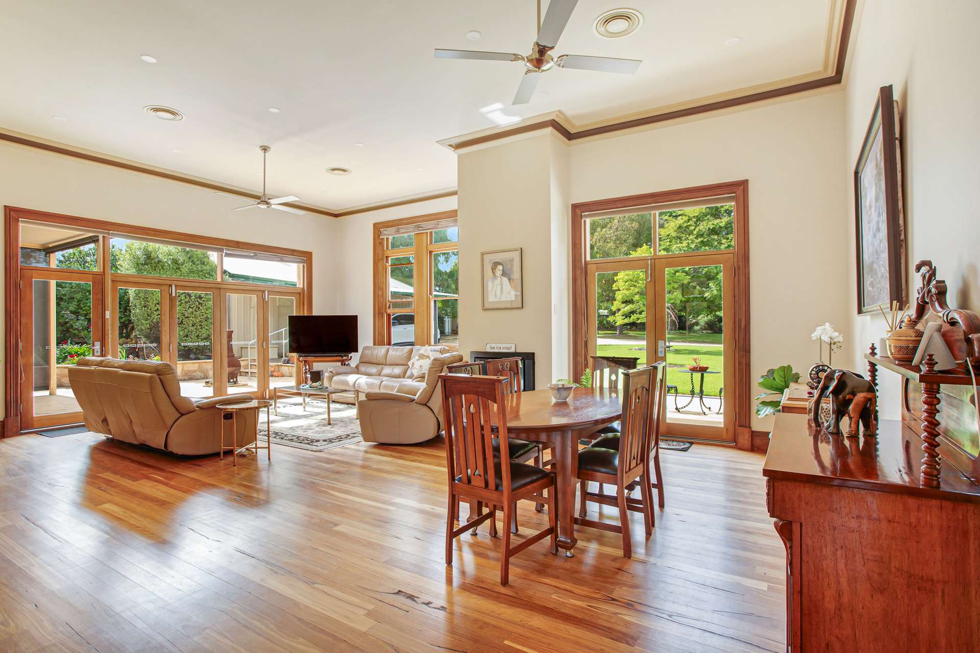 43 Gordon Street, Naracoorte For Sale by Farmbuy.com - image 6