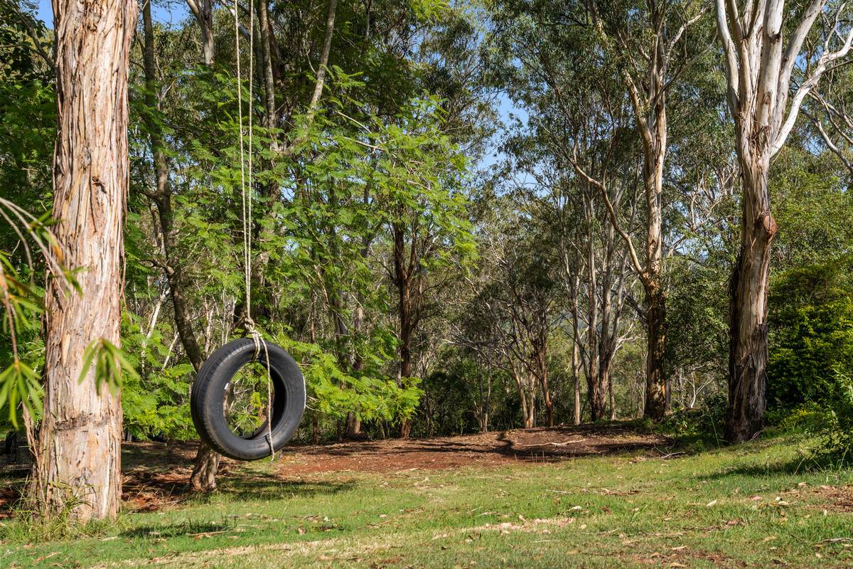 28 Coral Sea Drive, Middle Ridge For Sale by Farmbuy.com - image 5
