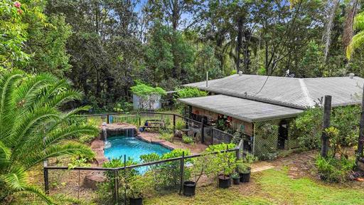 6 Kwalt Road, Canina QLD 4570