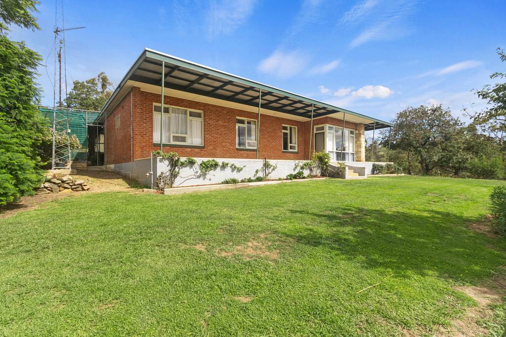 6 Bindarrah Road, Clare SA 5453