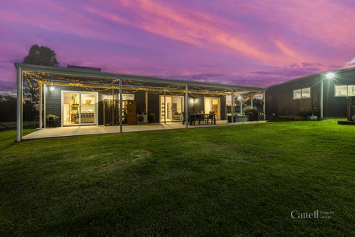 Farm Sold - NSW - Abermain - 2326 - Modern Country Living on 1.76 Acres 