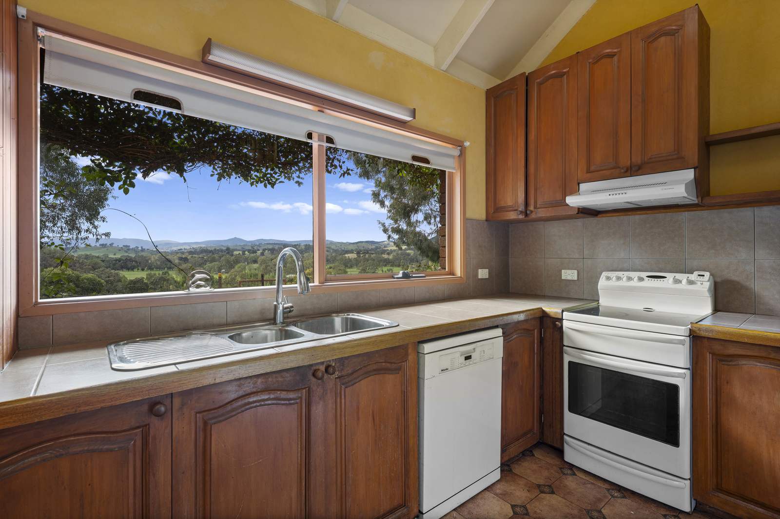 443 Howes Creek-Goughs Bay Road, Goughs Bay For Sale by Farmbuy.com - image 10