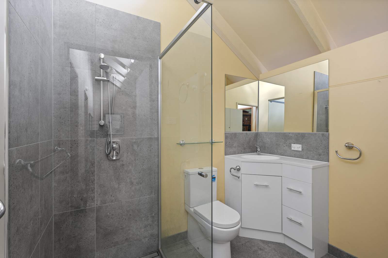 443 Howes Creek-Goughs Bay Road, Goughs Bay For Sale by Farmbuy.com - image 16