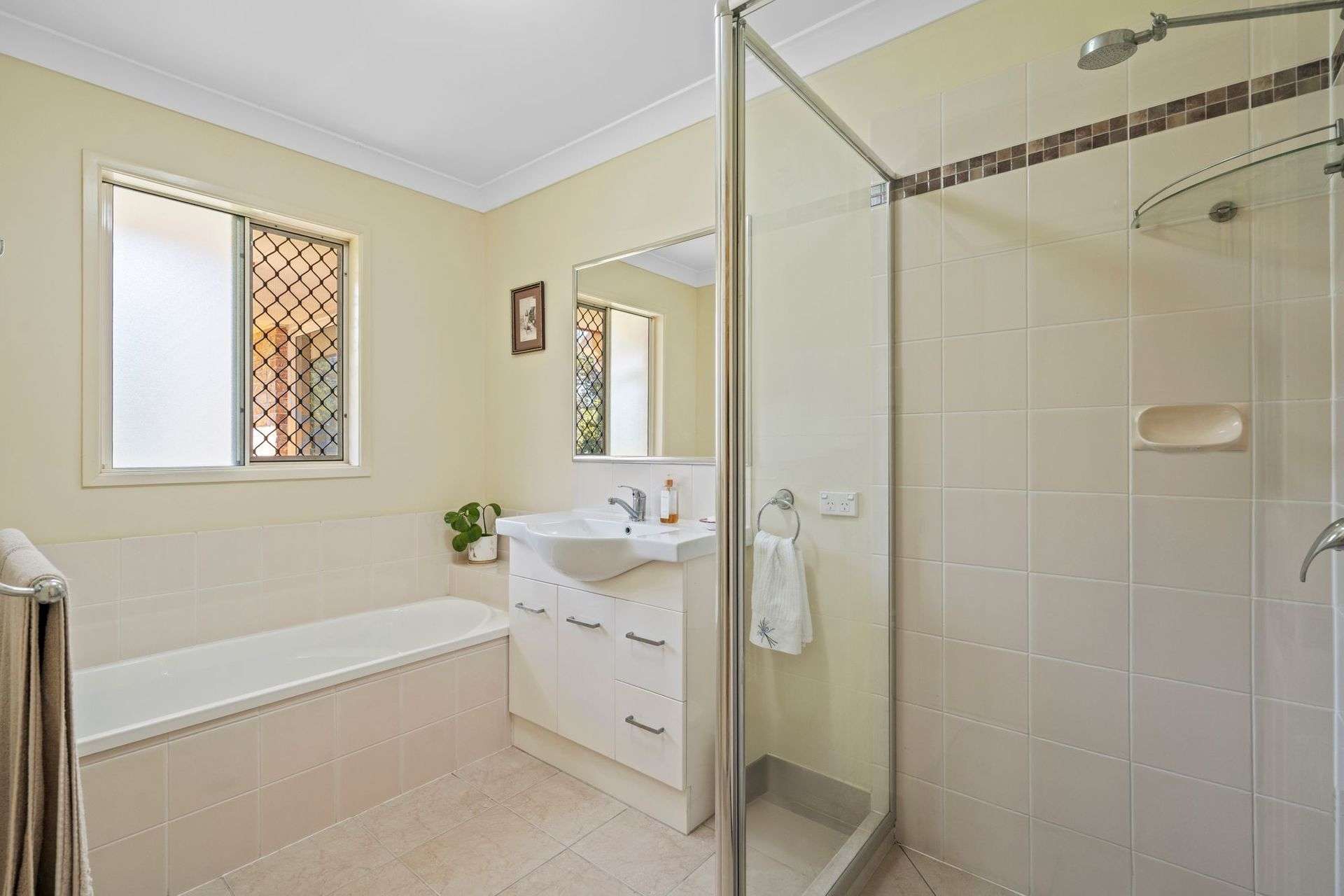 7 Royston Street, King Scrub For Sale by Farmbuy.com - image 17