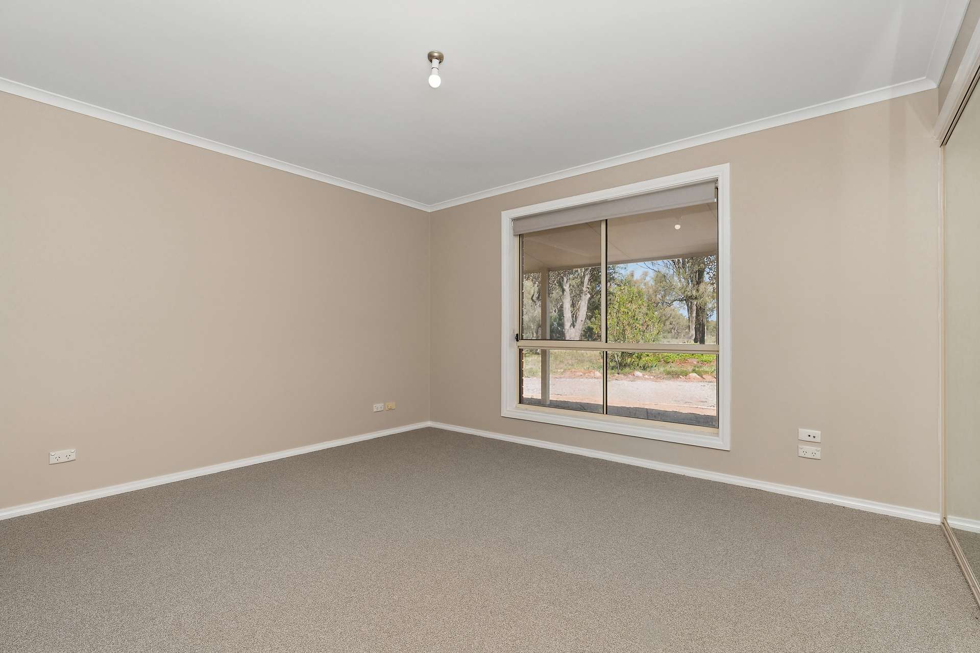 80 Derricks Road, Temora For Sale by Farmbuy.com - image 11