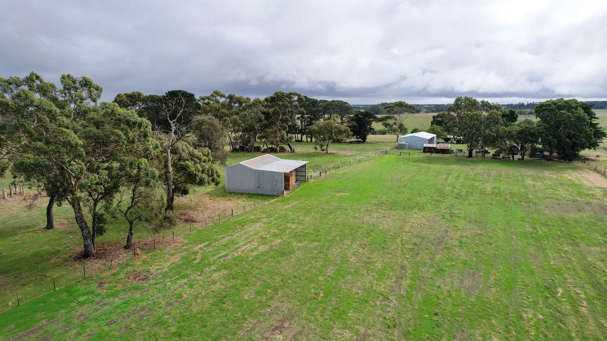 118 Byaduk-Penshurst Road, Byaduk For Sale by Farmbuy.com - image 12