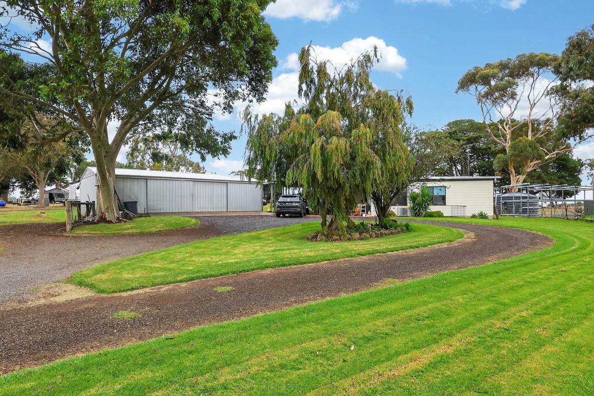 118 Byaduk-Penshurst Road, Byaduk For Sale by Farmbuy.com - image 7