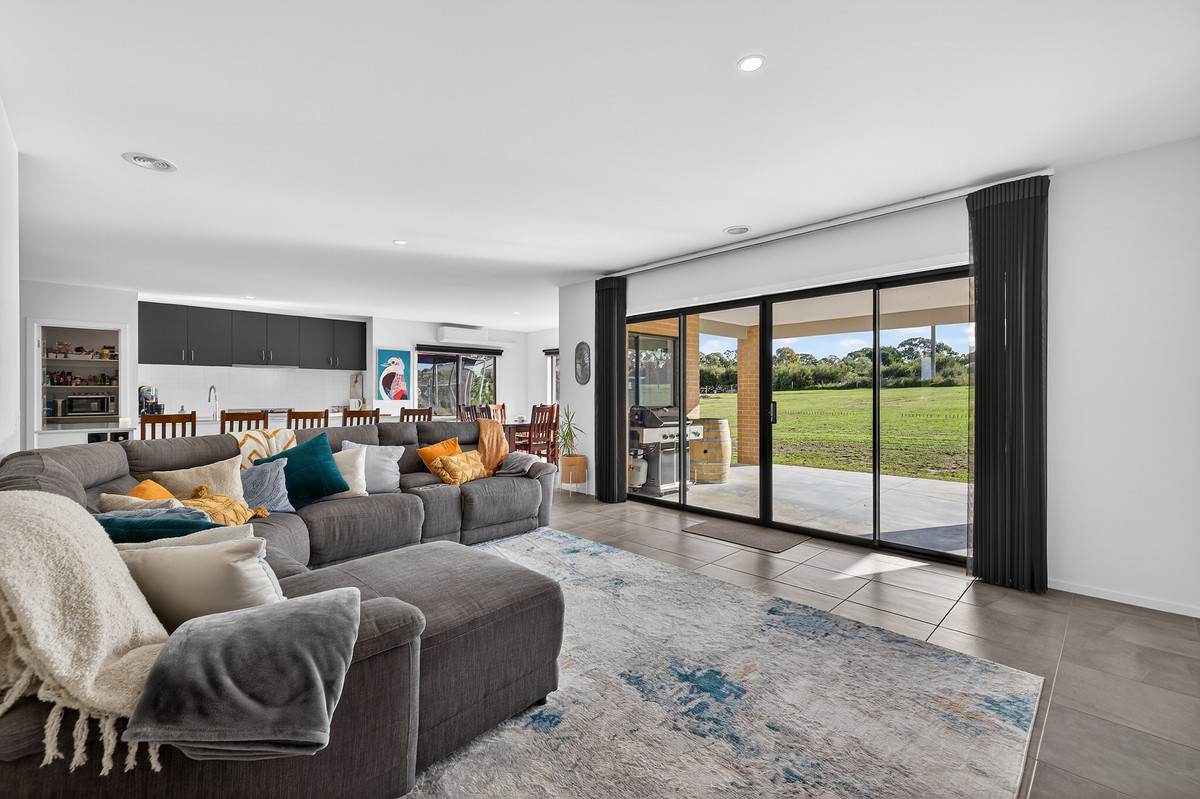 34 Cumming Drive, Longford For Sale by Farmbuy.com - image 7